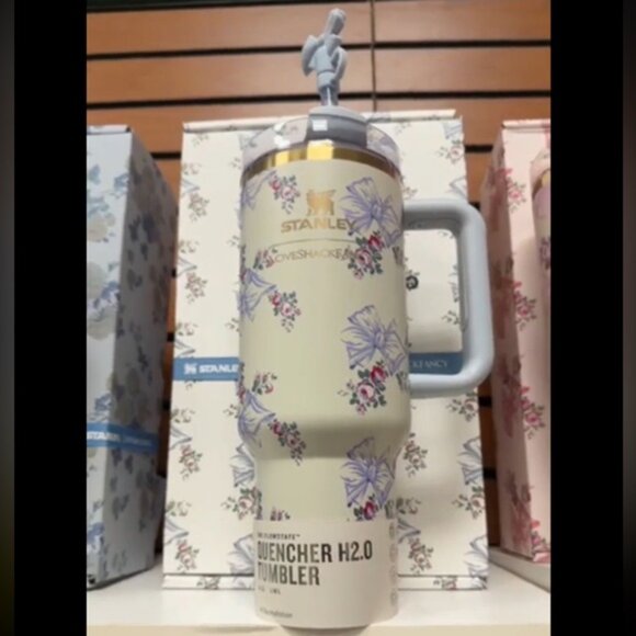 STANLEY x LoveShackFancy Flowstate Quencher 40oz Tumbler ✨ FREE SHIPPING! ✨ - Picture 3 of 3
